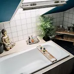 Lejlighed Rooftop Buddha Lounge - Im Dachgeschoss In Mit Waschmaschine Und Netflix