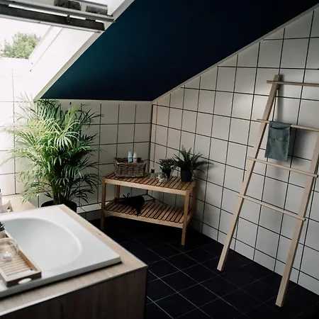 Rooftop Buddha Lounge - Im Dachgeschoss In Mit Waschmaschine Und Netflix