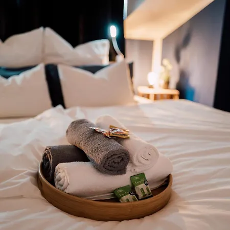 Rooftop Buddha Lounge - Im Dachgeschoss In Mit Waschmaschine Und Netflix Appartement