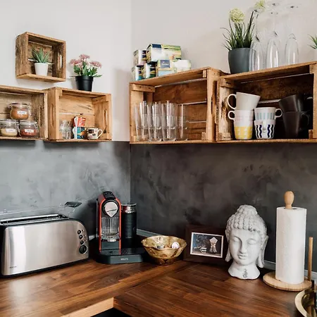 Apartment Rooftop Buddha Lounge - Im Dachgeschoss In Mit Waschmaschine Und Netflix