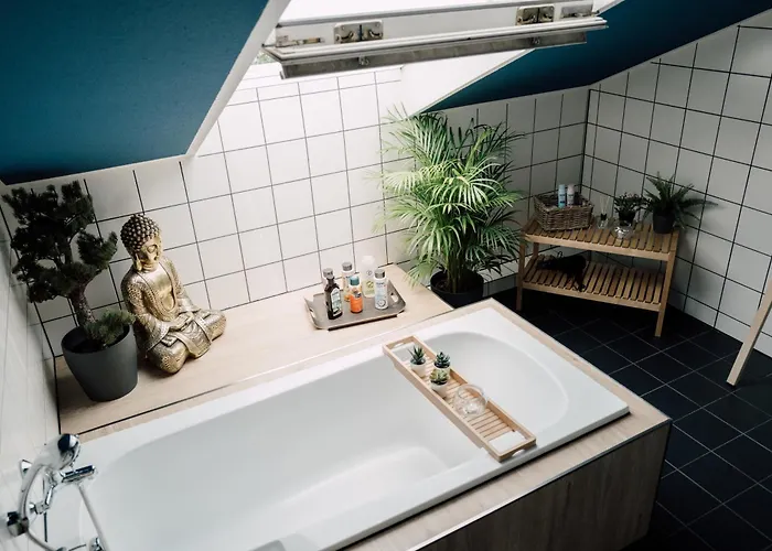 Lejlighed Rooftop Buddha Lounge - Im Dachgeschoss In Mit Waschmaschine Und Netflix