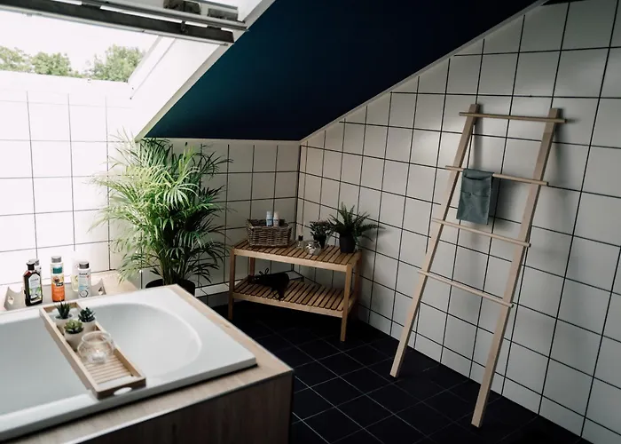 Rooftop Buddha Lounge - Im Dachgeschoss In Mit Waschmaschine Und Netflix